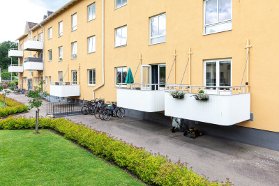 Ute 5 Åsbogatan 33B